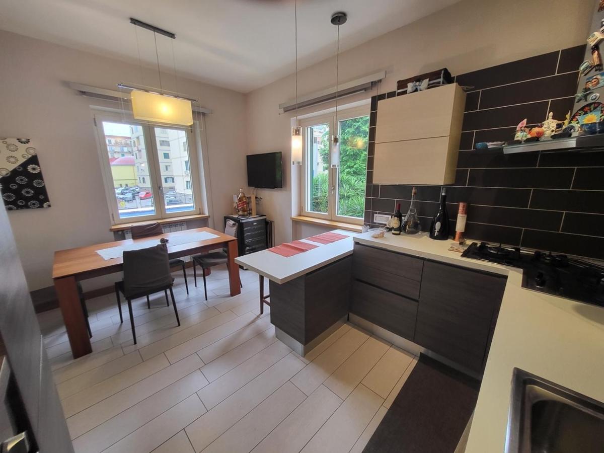 Appartement La Casa Di Andrew à Naples Extérieur photo