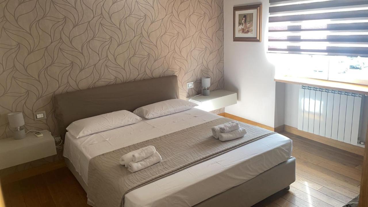 Appartement La Casa Di Andrew à Naples Extérieur photo
