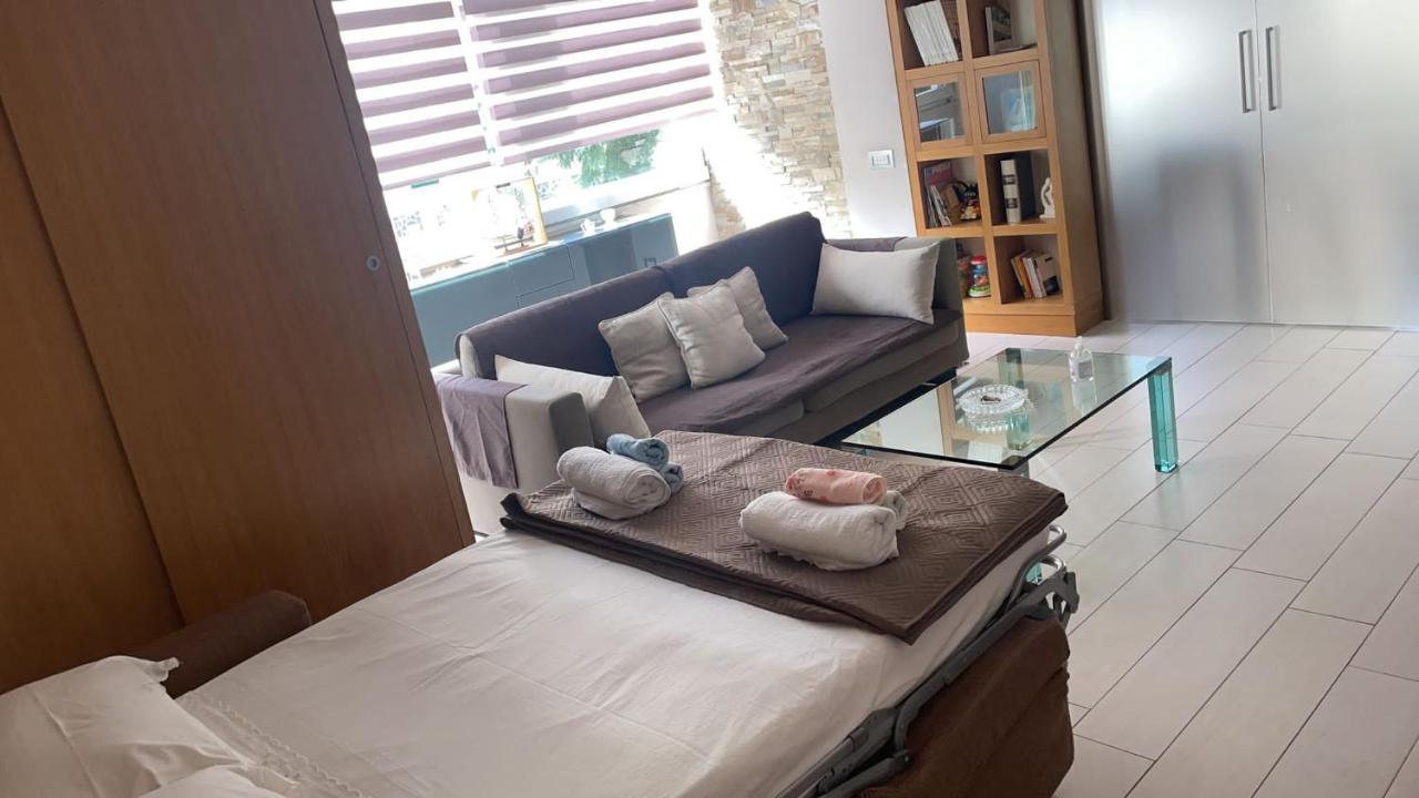 Appartement La Casa Di Andrew à Naples Extérieur photo